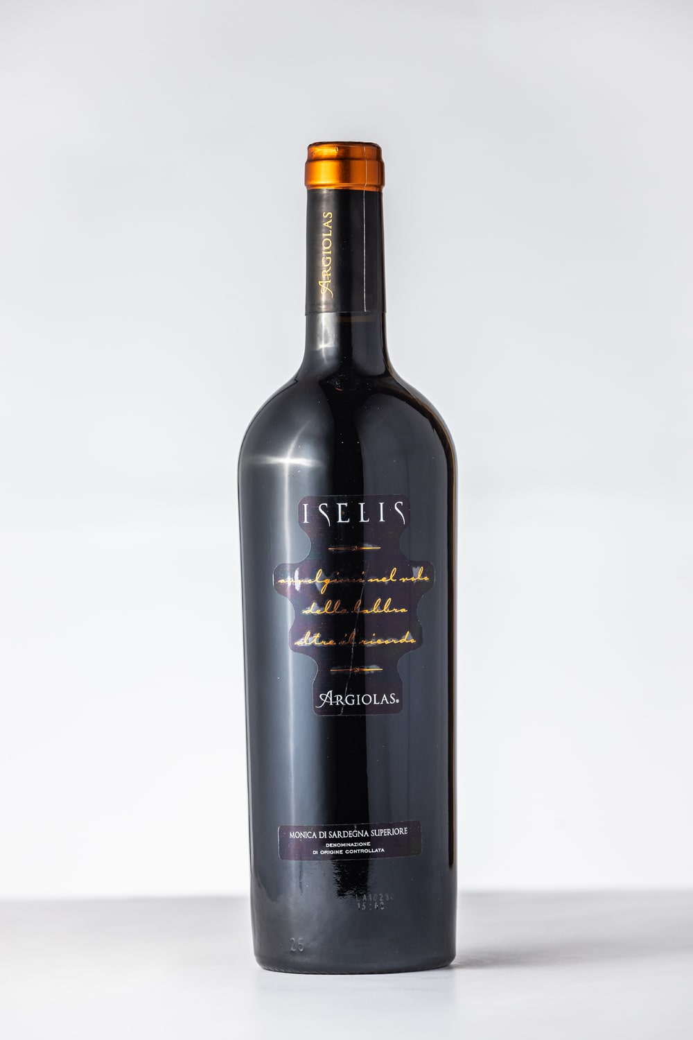 argiolas_iselis_rosso_doc_2018.jpg